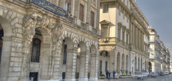 Algérie: la Banque centrale se tourne vers les islamistes pour résoudre le  problème de liquidité