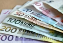 Aéroport d’Alger : Plus de 50.000 euros et un pistolet automatique saisis