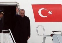 Erdogan appelle au boycott des produits français Le président turc Recep Tayyip Erdogan a quitté lundi Alger, à l'issue de sa visite d'amitié et de travail de deux jours
