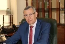 Belhimer à RFI : « Le Hirak a terminé sa mission avec les élections présidentielles » Belhimer à RFI : "Le Hirak a terminé sa mission avec les élections présidentielles"