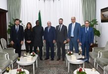Le Président Tebboune reçoit une délégation de la société Meta Le Président Tebboune reçoit une délégation de la société Meta