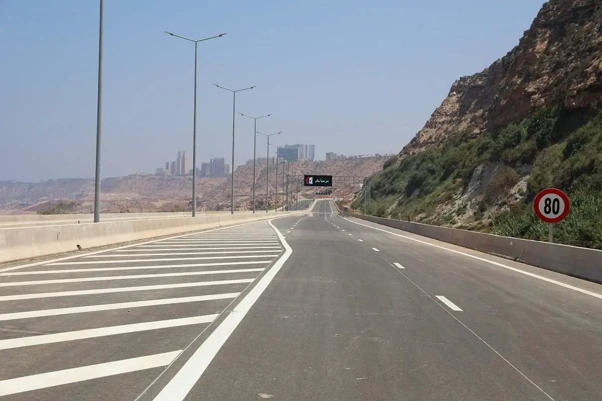 Oran : réouverture à la circulation des deux tunnels de la route du port