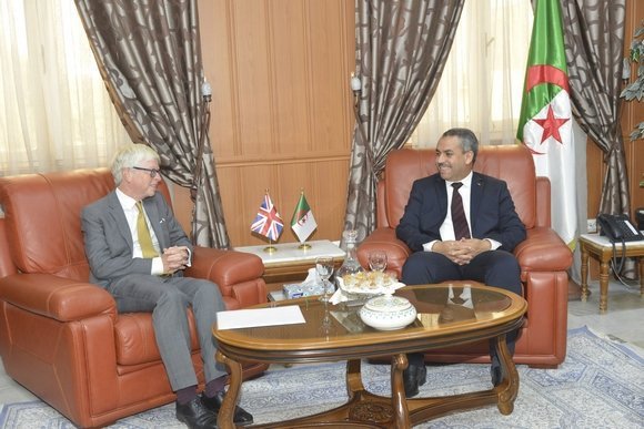 Algérie : Programme de formation de 1.000 enseignants d’anglais avec le Royaume-Uni