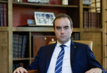 France : Mort-né, le gouvernement Lecornu démissionne