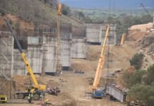 Djellaoui inspecte les chantiers de la ligne minière Est