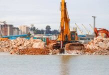 Sifi Ghrieb inspecte l’avancement du projet d’extension du port d’Annaba