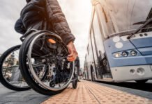 Transport public : un décret fixe les modalités de gratuité et de réduction des tarifs pour les personnes à besoins spécifiques