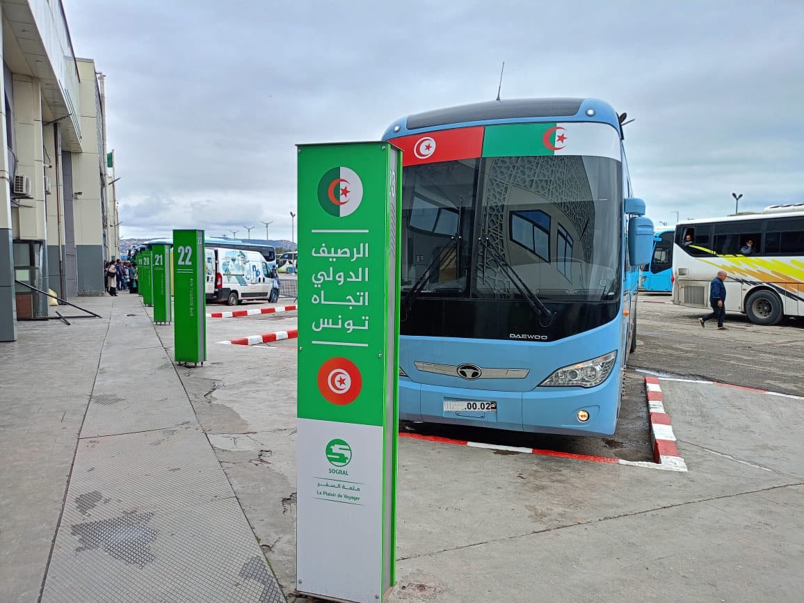 Mise en service d’une ligne de transport par bus entre Alger et Tunis