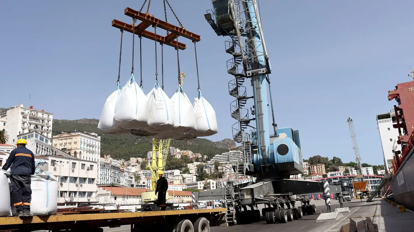 Port de Béjaïa : Exportation de 56.200 tonnes de ciment