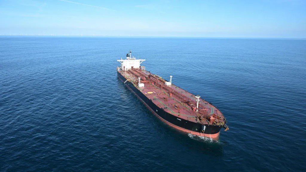 Washington autorise temporairement la vente de pétrole russe stocké sur des navires