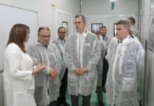 Une délégation du laboratoire américain Abbott visite le site de production de Saidal à Constantine