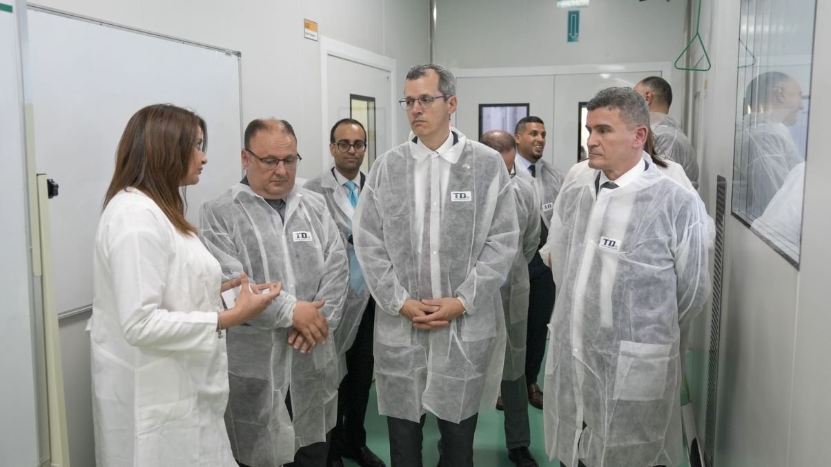 Une délégation du laboratoire américain Abbott visite le site de production de Saidal à Constantine