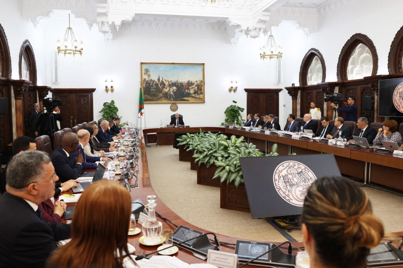 Le président Tebboune préside une réunion du Conseil des ministres