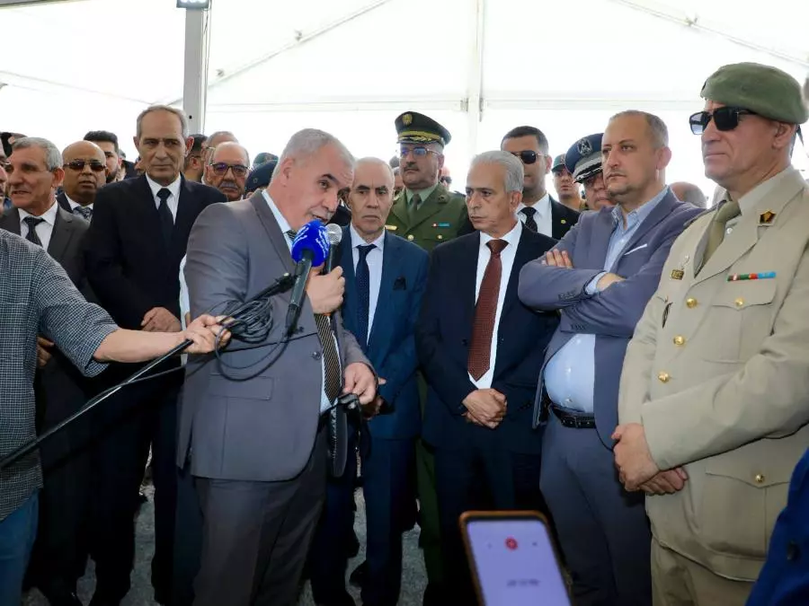 Mine de phosphate de Bled El Hadba : Hanifi s’enquiert à Tébessa des travaux de la phase pré-exploitation