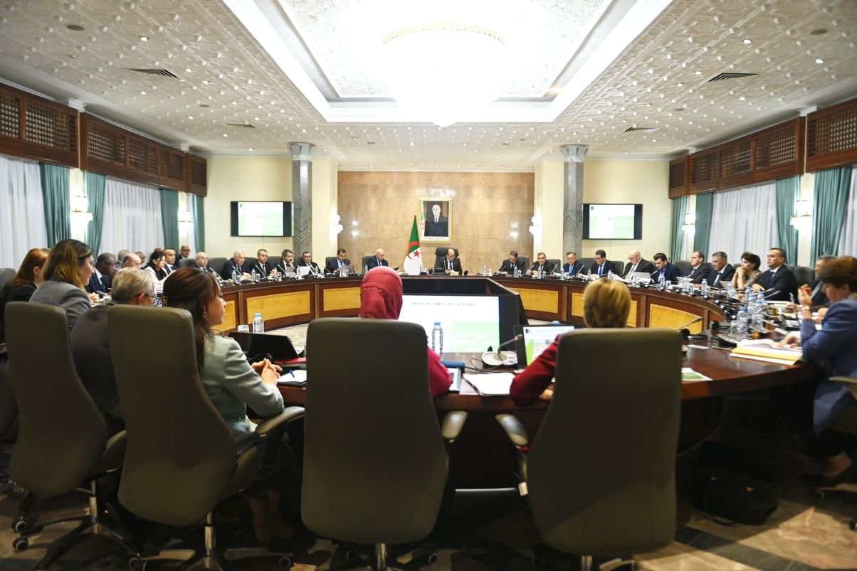 Réunion du gouvernement : foncier, centres d’appel