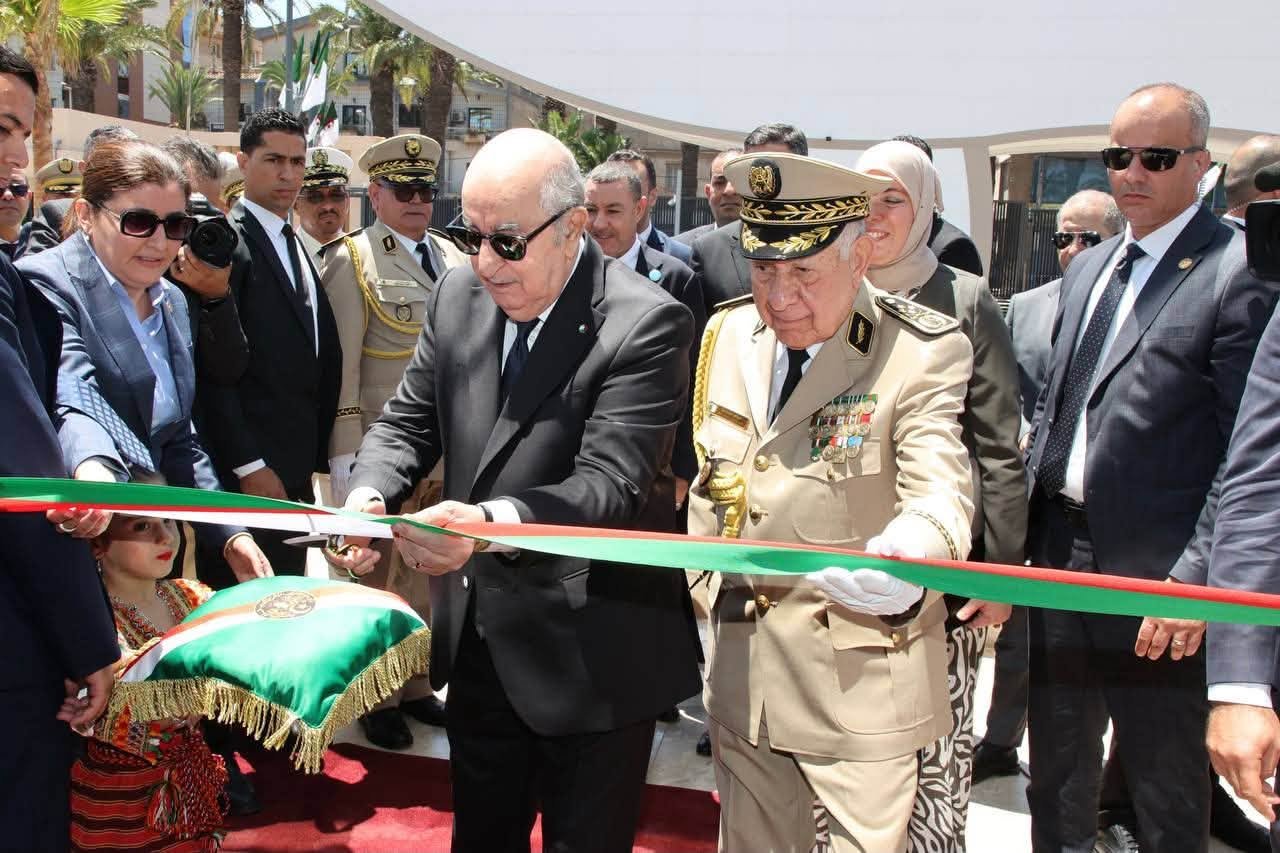 Logements, numérique, santé : le président Tebboune inaugure et lance plusieurs projets à Alger