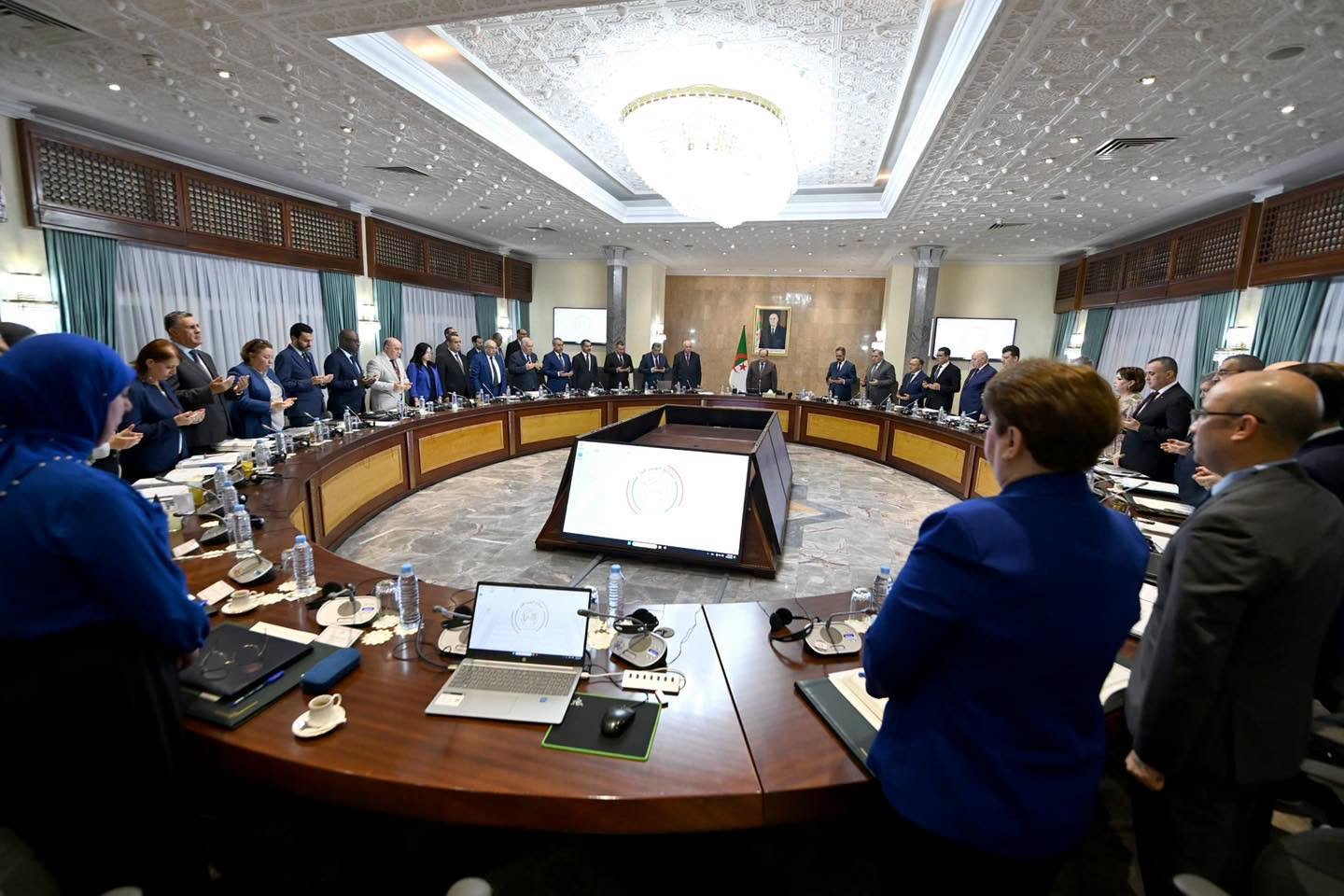 Algérie : Le gouvernement examine un projet de dispositif national de veille et de vérification des faits