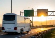 Contrôle de vitesse et du temps de conduite : le chronotachygraphe bientôt activé pour les poids lourds et les bus Contrôle de vitesse et du temps de conduite : le chronotachygraphe bientôt activé pour les poids lourds et les bus