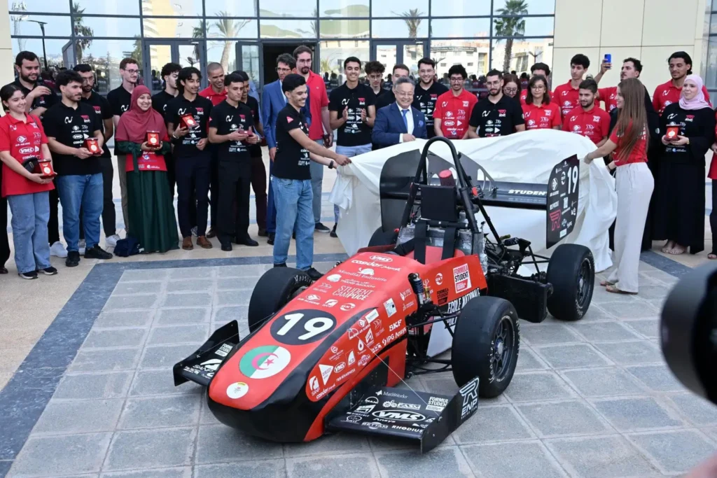 Formula Student UK 2026 : Baddari distingue les étudiants lauréats