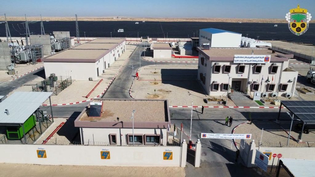 L'Algérie inaugure sa plus grande centrale solaire photovoltaïque d'une capacité de 300 MWc
