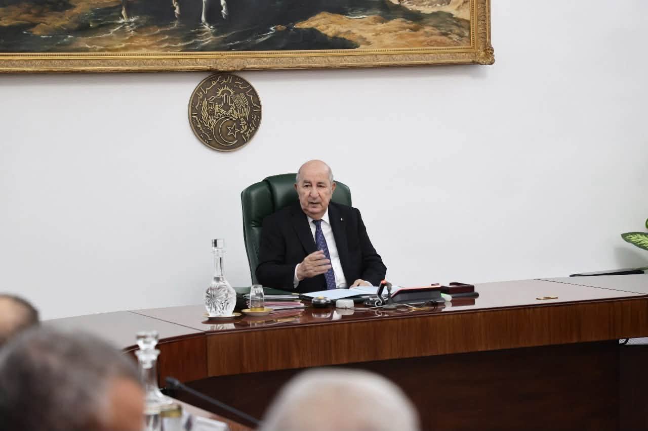 Prix et disponibilité des produits de consommation de base : le président Tebboune ordonne sept mesures