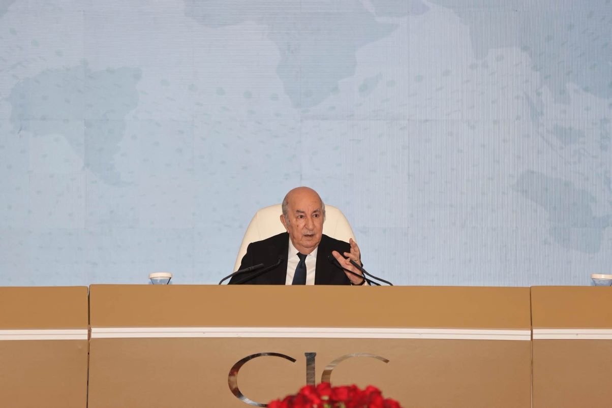 Algérie : Le président Tebboune évoque « une phase de transformation globale d’une économie administrée vers une économie libre »